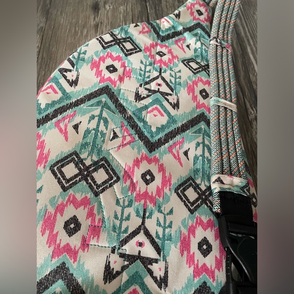 KAVU Rope Sling Crossbody Backpack Geometric Tribal Print - Picture 8 of 9